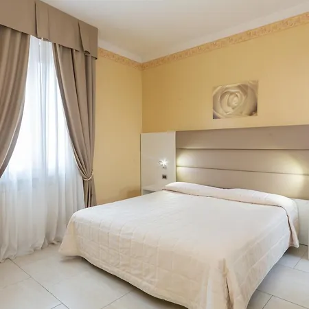 Hotel University Otel 3*