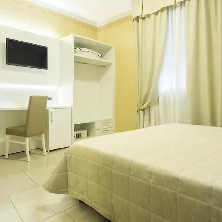 Otel Hotel University 3*