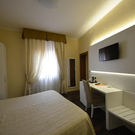 Otel Hotel University 3*