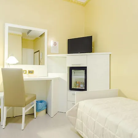 Otel Hotel University 3*