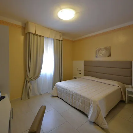 Otel Hotel University Bolonya
